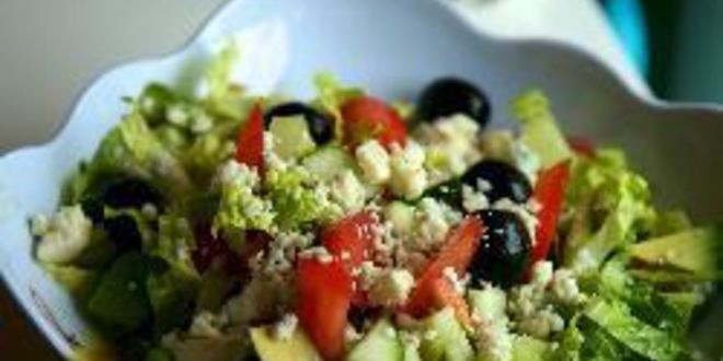 Рецепт греческого салата с авокадо