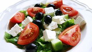 Рецепт Греческого салата с красным луком