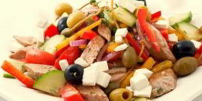 Шаг 8: греческого салата с тунцом