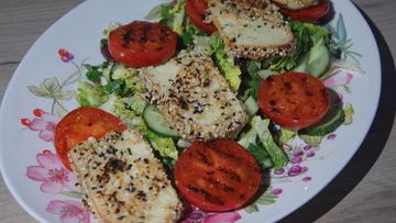 Рецепт Греческого салата с жареным сулугуни