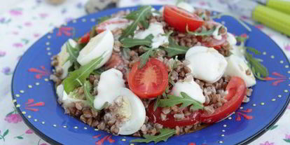 Шаг 4: гречневого салата с моцареллой