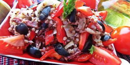 Шаг 8: гречневого салата с овощами и салями