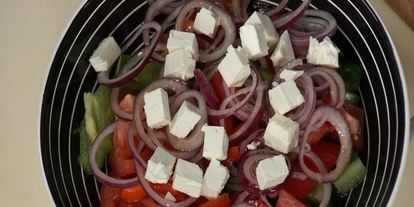 Шаг 2: легкого греческого салата