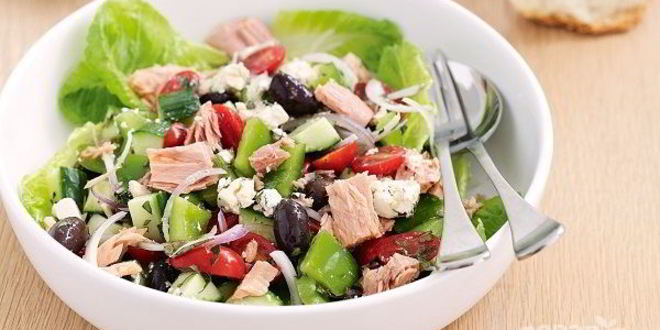 Рецепт салата греческого с тунцом