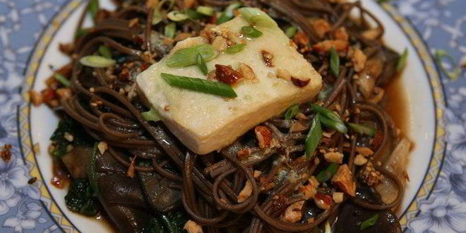 Рецепт салата с гречневой лапшой