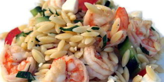 Рецепт салата с орзо и креветками в греческом стиле