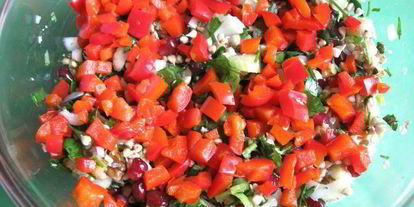 Шаг 13: салата с проростками зеленых зерен гречихи и гранатом