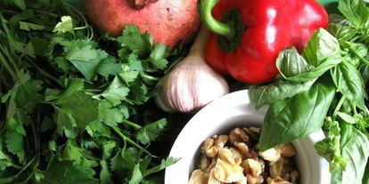 Шаг 3: салата с проростками зеленых зерен гречихи и гранатом