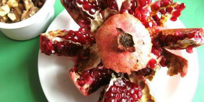 Шаг 5: салата с проростками зеленых зерен гречихи и гранатом