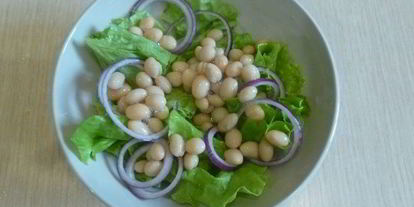 Шаг 2: салата в греческом стиле с фасолью