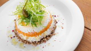 Рецепт Слоеного салата с горбушей и гречкой