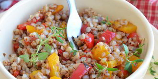 Рецепт Теплого гречневого салата с запеченной паприкой