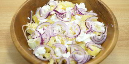 Шаг 3: картофельного салата с брынзой