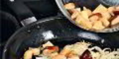 Шаг 3: картофельного салата с грибами и печеным чесноком