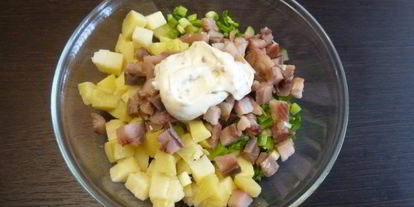 Шаг 5: картофельного салата с копченой рыбой