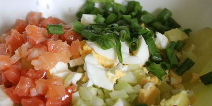 Шаг 3: картофельного салата с красной рыбой и икрой