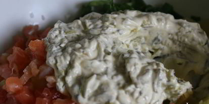 Шаг 4: картофельного салата с красной рыбой и икрой