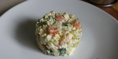 Шаг 5: картофельного салата с красной рыбой и икрой