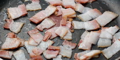 Шаг 1: картофельного салата с красным луком