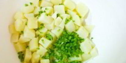 Шаг 7: картофельного салата с курочкой