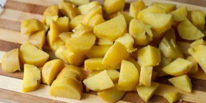 Шаг 1: картофельного салата с редисом и беконом