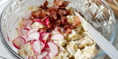 Шаг 7: картофельного салата с редисом и беконом