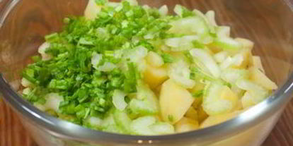 Шаг 4: картофельного салата с сельдереем