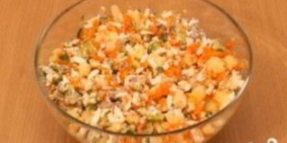 Шаг 3: картофельного салата с соленым огурцом