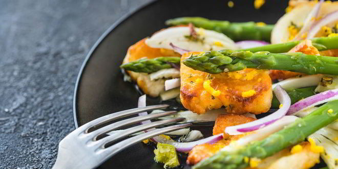 Рецепт Картофельного салата с сыром халуми и стручковой фасолью