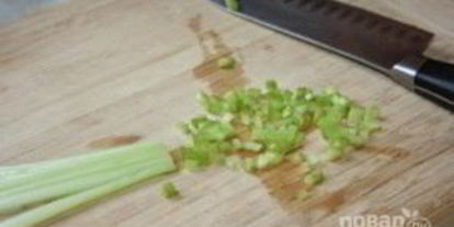 Шаг 2: картофельного салата с яйцом