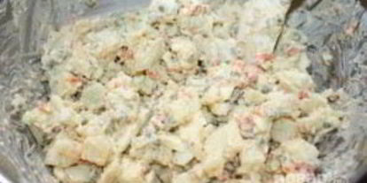 Шаг 5: картофельного салата с яйцом