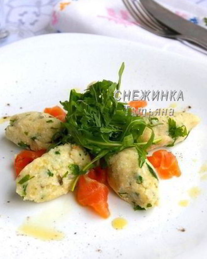 Рецепт салата из картофеля с рикоттой, каперсами и семгой