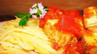 Рецепт Салата картофельного Азиатская нотка с копченым тофу в томатном соусе