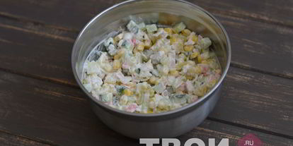 Шаг 6: салата с картофелем и кукурузой