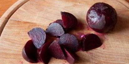 Шаг 3: салата с картофелем, свеклой и копченой скумбрией