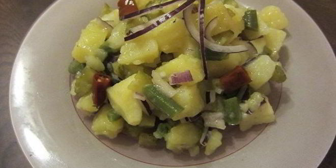Рецепт салата с картошкой и солеными огурцами