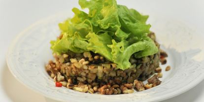 Шаг 3: теплого картофельного салата с орехами