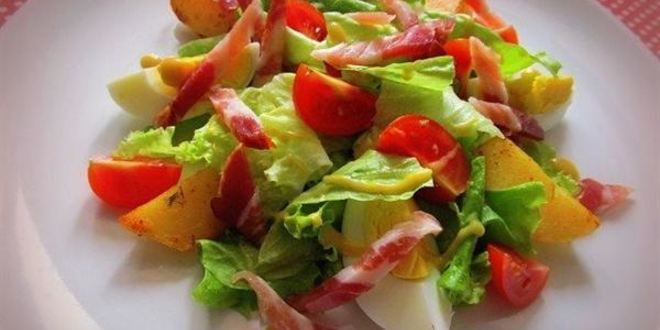 Рецепт теплого салата с картофелем поздний завтрак