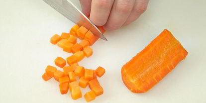 Шаг 2: говяжьего языка с оливье