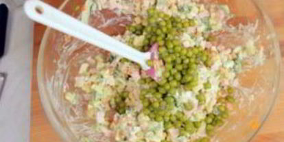 Шаг 1: новогоднего венка из оливье