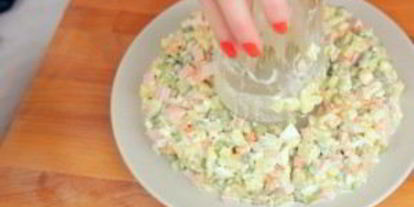 Шаг 2: новогоднего венка из оливье