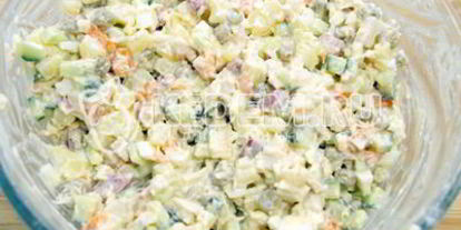 Шаг 4: салата новогоднего оливье