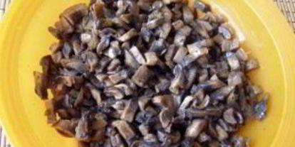 Шаг 2: салата оливье с грибами