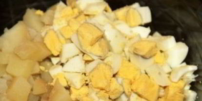 Шаг 1: салата оливье с икрой