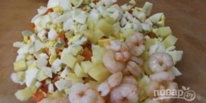 Шаг 2: салата оливье с кальмарами