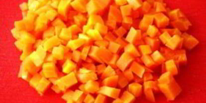 Шаг 1: салата оливье с колбасой