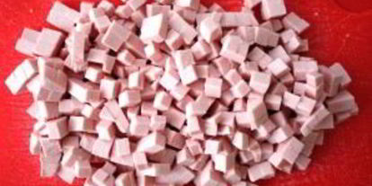 Шаг 3: салата оливье с колбасой