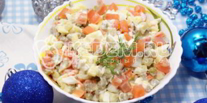 Шаг 5: салата оливье с семгой