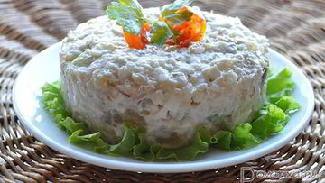 Рецепт Салата из копченой скумбрии с грибами, яйцом и рисом