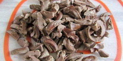 Шаг 2: салата из куриных сердечек